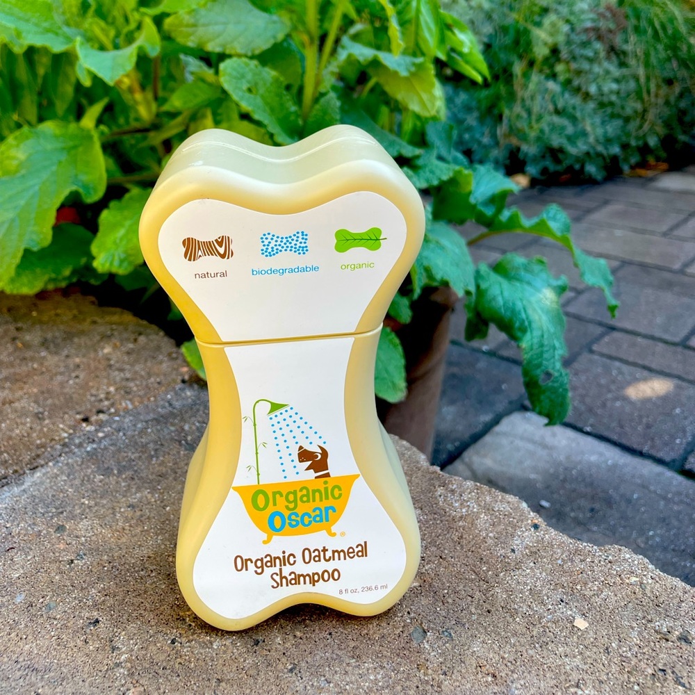 Organic Oscar Pet Shampoo 8 oz bottle